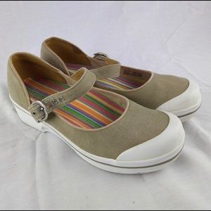 Dansko Vegan Valerie Women 9.5-10 Mary Jane EU40